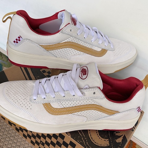 Vans Men’s Zahba Vintage Sport White Multi
VN0007QQJ5K
Sneakers - Picture 7 of 16